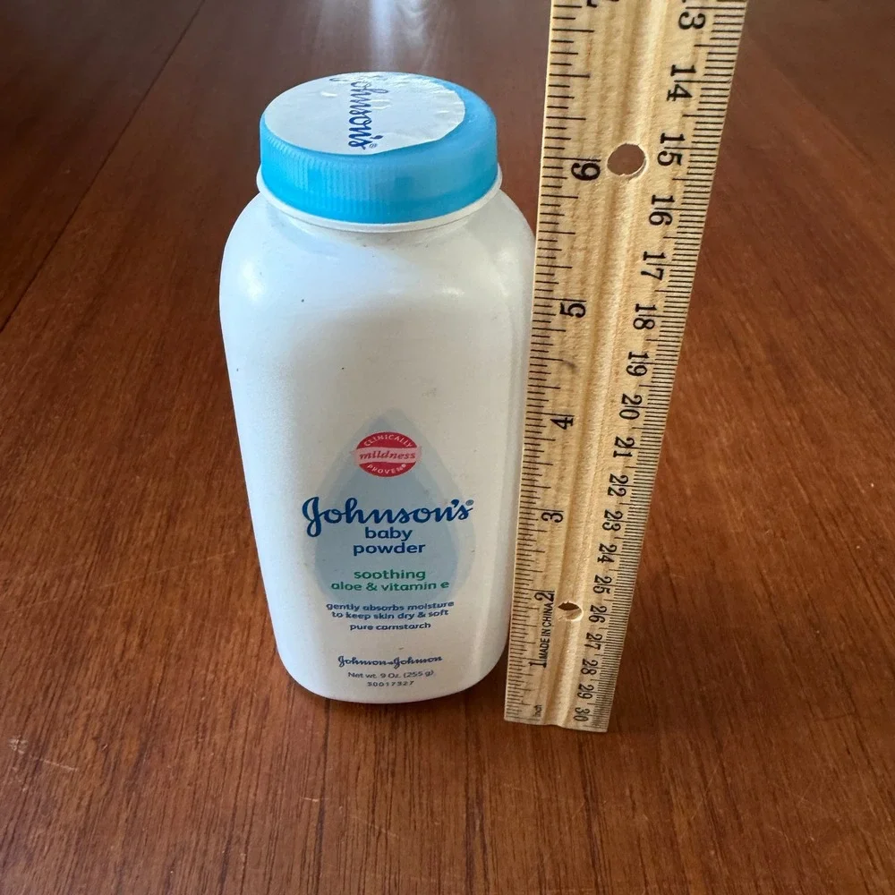 Johnson's Baby Powder Soothing Aloe & Vitamin E Pure Cornstarch 9 Oz 2011